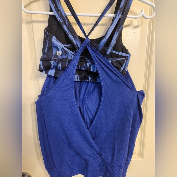 Lululemon tank top size 4 - Picture 2 of 3